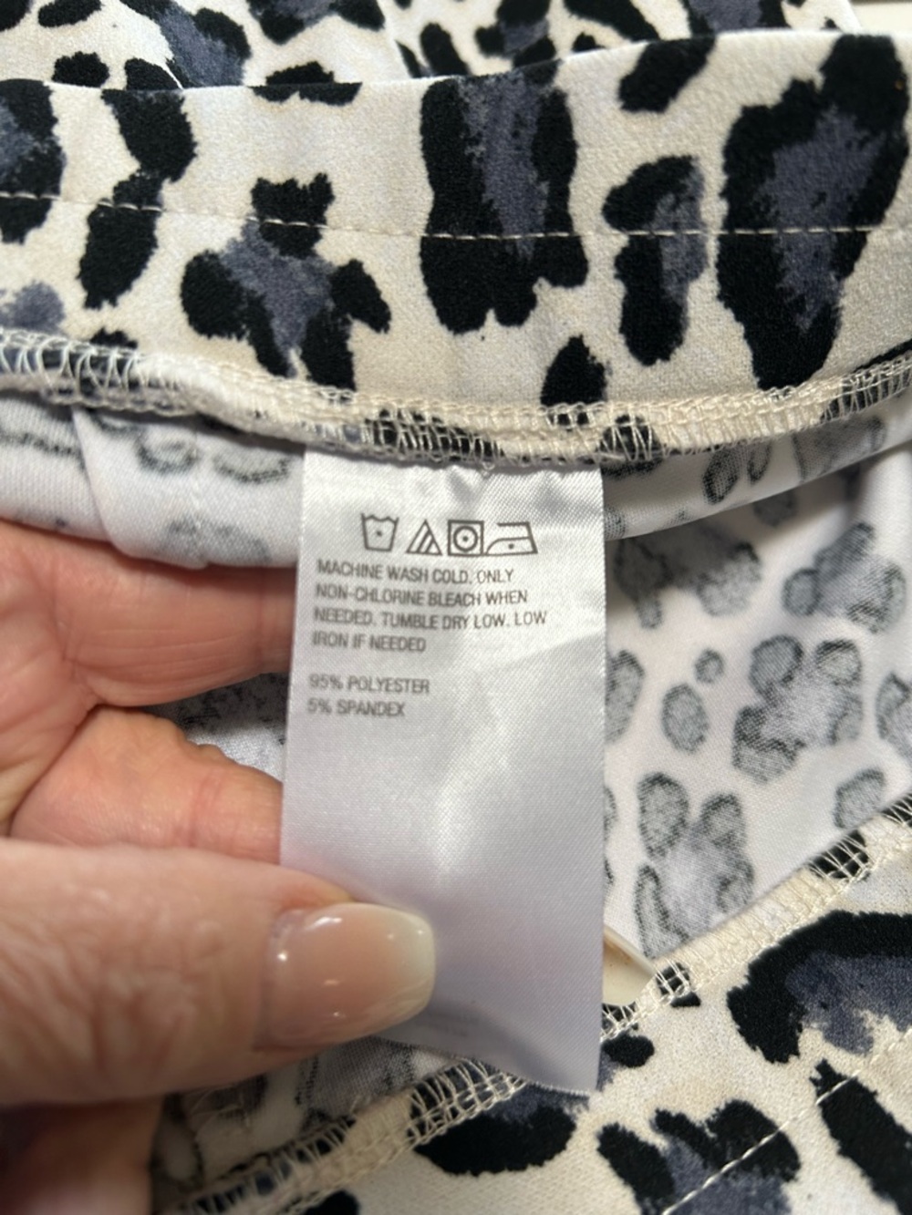 Imán Animal Print Pants - Picture 9 of 9